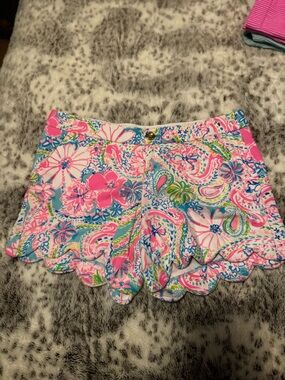 Lilly Pulitzer Buttercup Knit Scalloped Shorts Style #005645 Size 6
